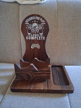 Level Complete Wooden Gaming Controller , Headset, Card Stand -wood, NWOB